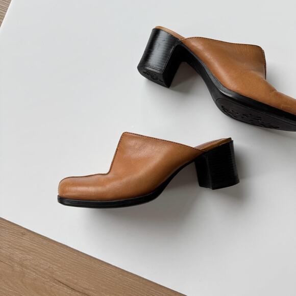 Brown Leather Clogs Mules Size 6 Chunky Heel Clarks - Picture 2 of 8